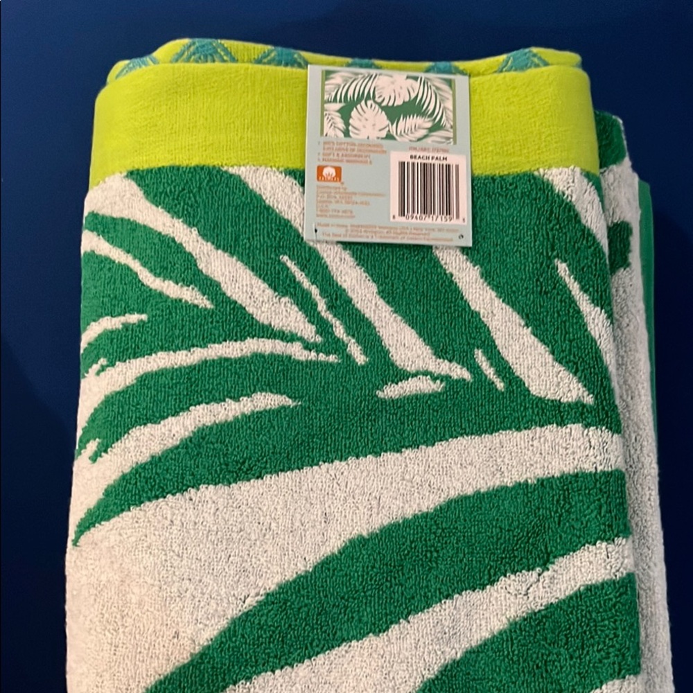 Green and White Leaf Pattern Beach Towel